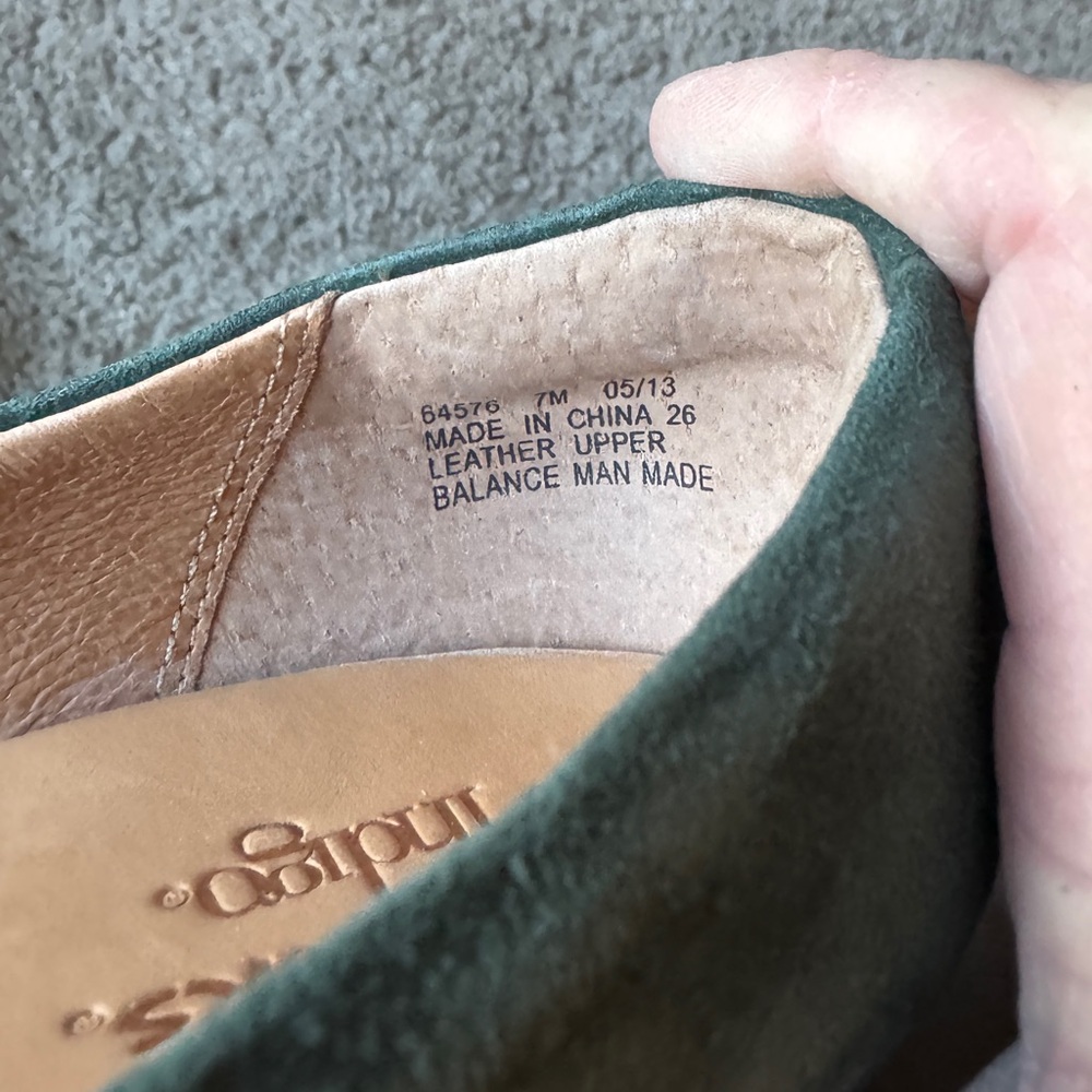 Clarks Women's Deep Green Suede Platform Pumps - Picture 6 of 6